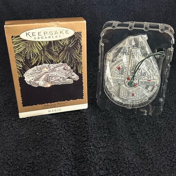 Star Wars Millennium Falcon, Hallmark ornament with lights. Vintage 1996 New/Box - Picture 1 of 5